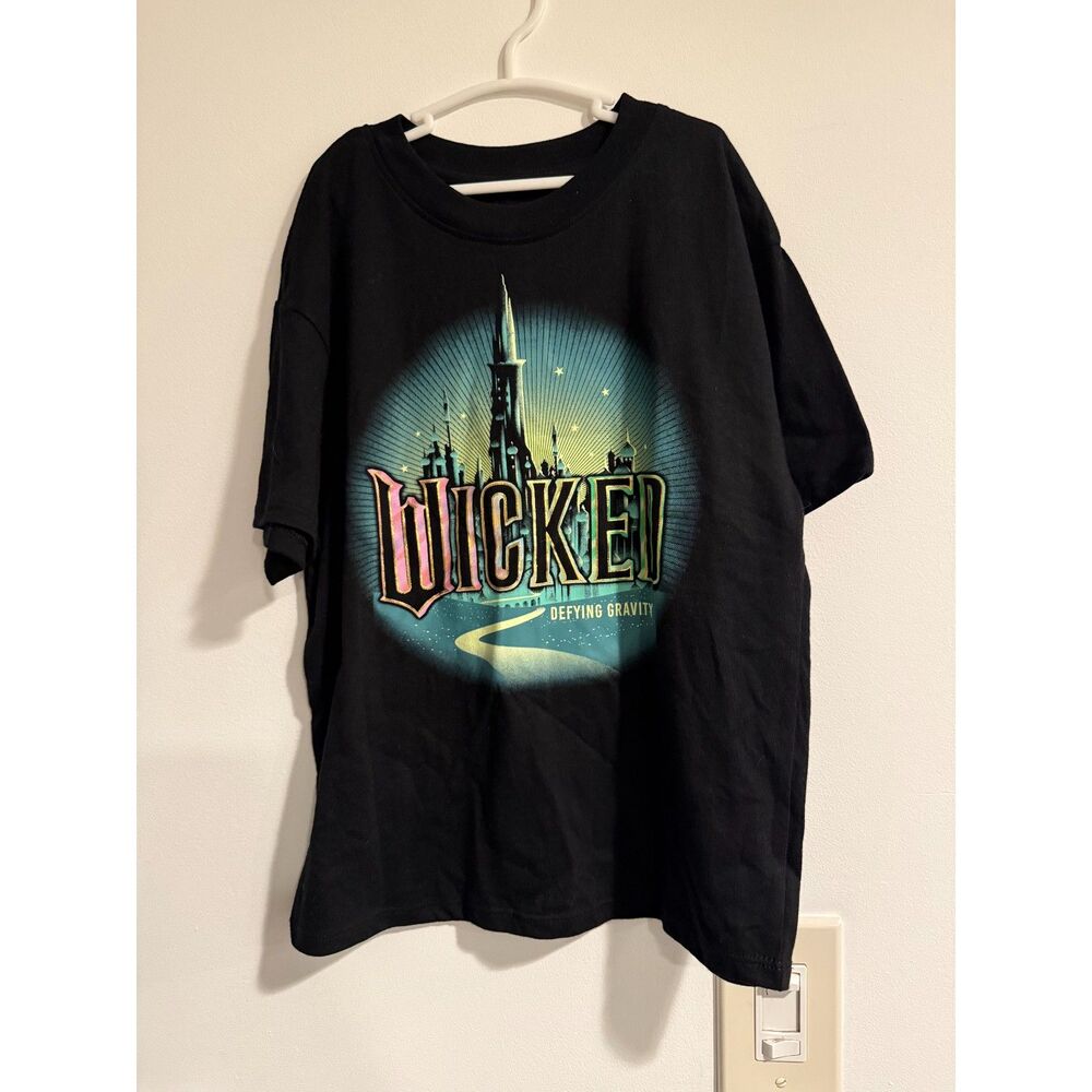 NWOT Wicked Defying Gravity official merch graphic tee, kids small